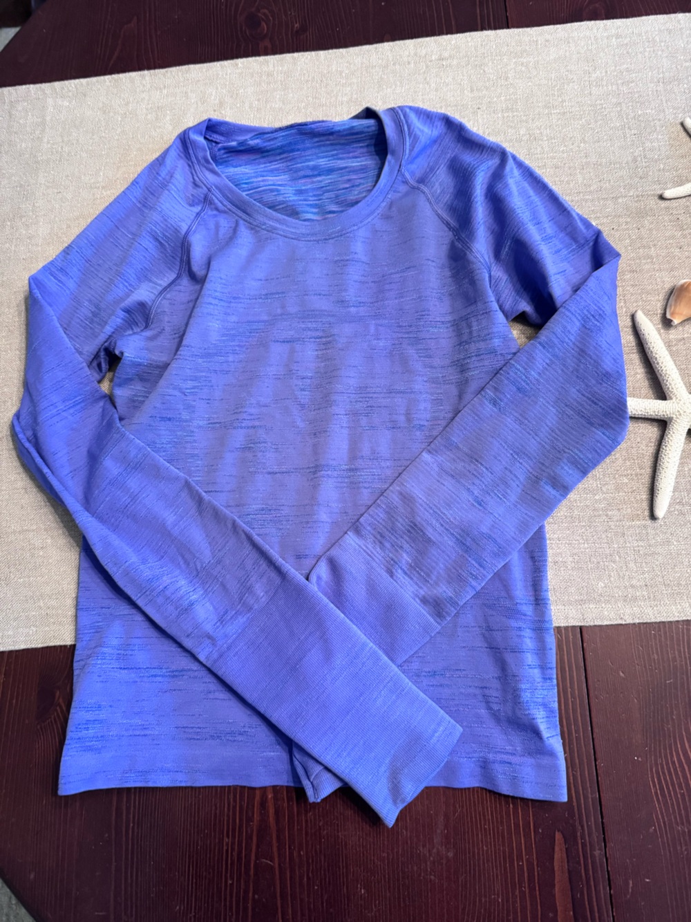 Lululemon swiftly tech 2.0 waist length long sleeve size 6 purple